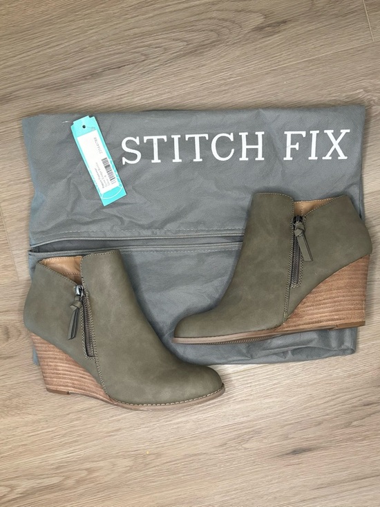 Report Shoes - Report Wedge Ankle Bootie Women's Olive Suede Wedge Booties MSRP $57 Sz 9 NWT